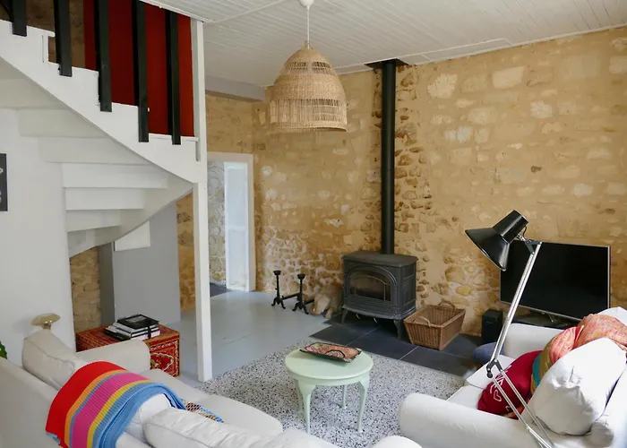 Cozy Town Centre Cottage